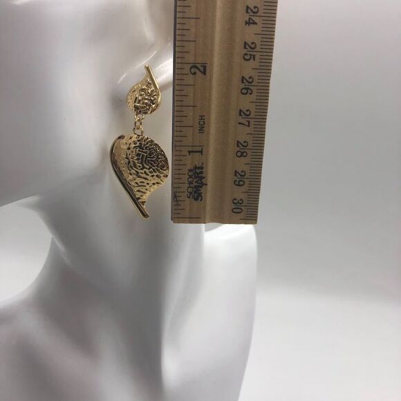 18K Gold Plated Women's Pierced Dangling Earrings Paisely Abstract Shape Chic - Picture 9 of 10